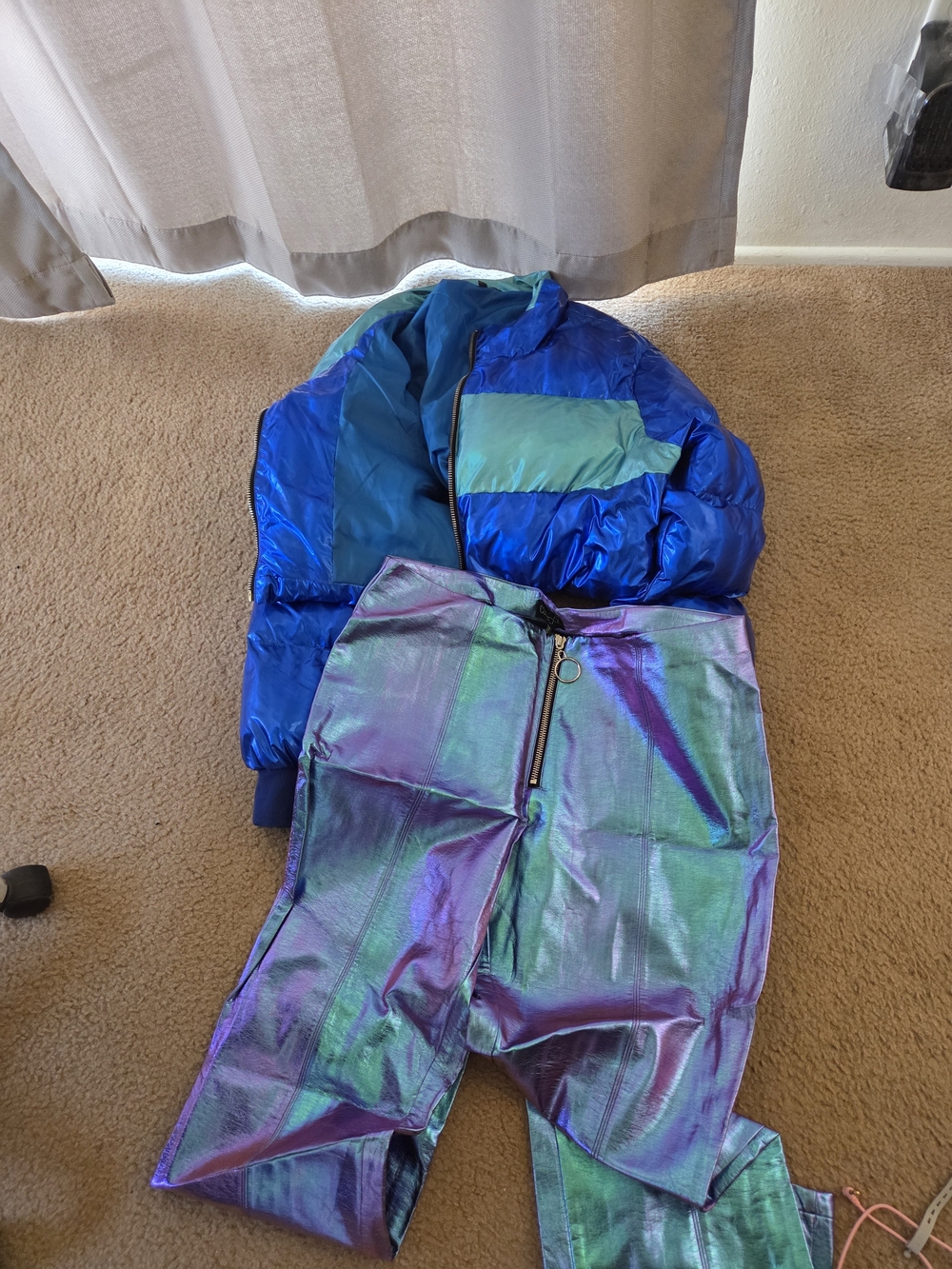 Blue Puffer Crop Jacket And Pants Set